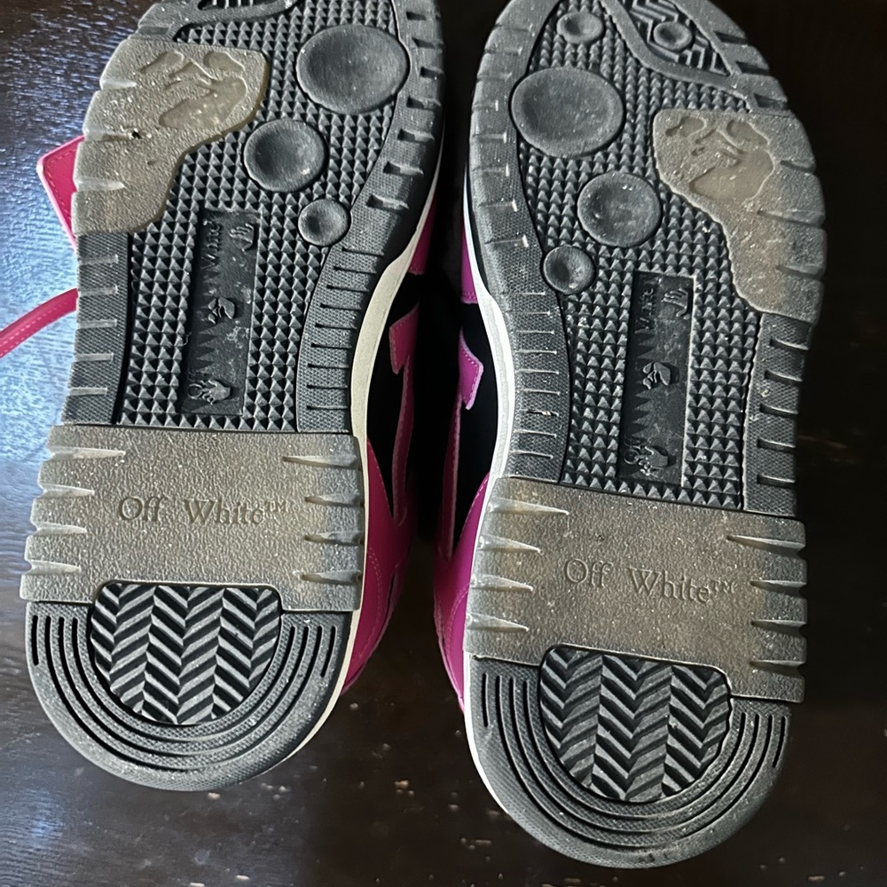 Men’s Off White  “Out Of Office” like new condition, size 41 (8) Pink/Black
